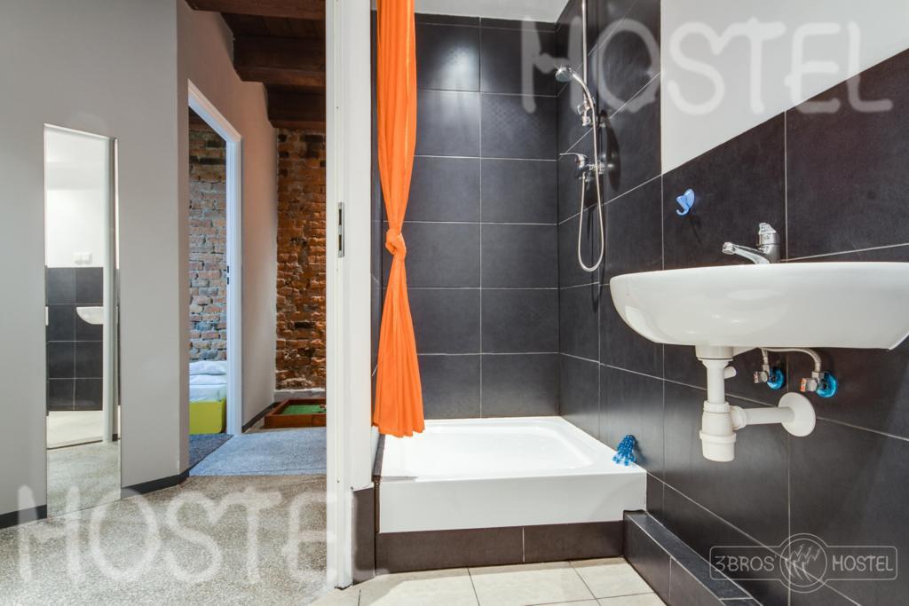3 Bros' Hostel Cieszyn Cieszyn  Luaran gambar